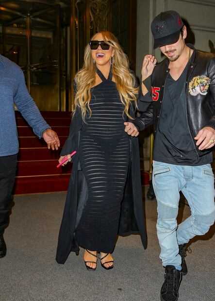 Mariah Carey seduce Nueva York con atrevido vestido transparente 