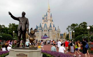 ¿Quieres trabajar en Disney World? Lanzan programa de intercambio para mexicanos