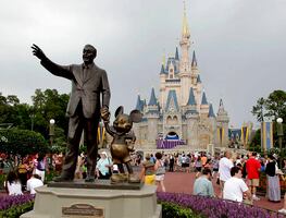 ¿Quieres trabajar en Disney World? Lanzan programa de intercambio para mexicanos