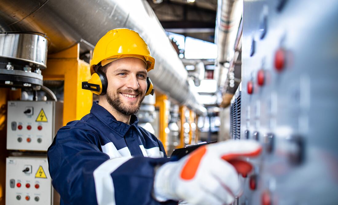 Consulado de Estados Unidos busca supervisor eléctrico; ofrece $551,184 anuales y capacitaciones en el extranjero. iStock/Smederevac