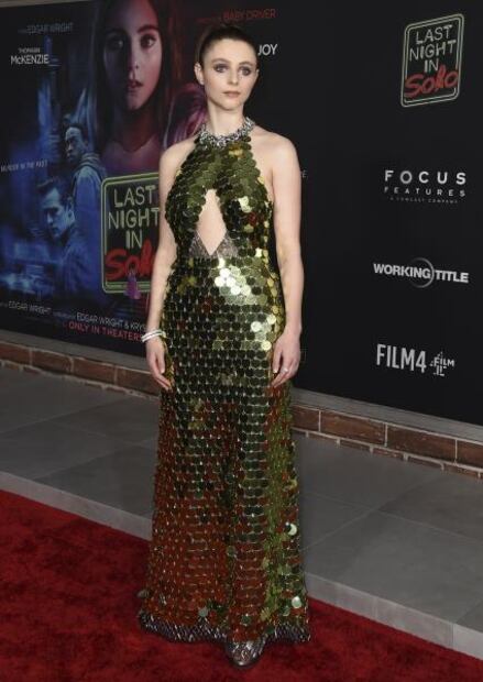 Anya Taylor-Joy y el espectacular vestido 'abierto' que usó en California 