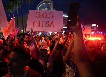 "¿Dónde está mi hijo?" Familiares buscan a detenidos tras protestas en Cuba