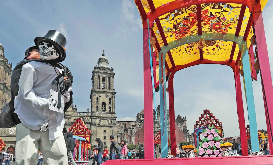 Megofrenda Día de Muertos en el Zócalo 2025. Fechas y horarios para visitar en CDMX. Foto Archivo EL UNIVERSAL / Fernando Ramírez