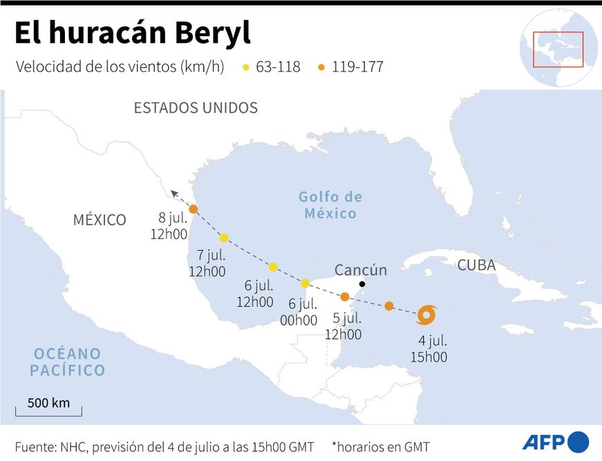 México se prepara para la llegada del huracán Beryl, categoría 2(Photo by Gustavo IZUS and Gabriela VAZ / AFP)