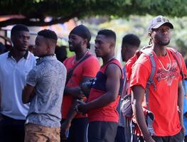 Walmart y Marriot emplearán a migrantes; se suman al proyecto Tent México con otras 40 empresas