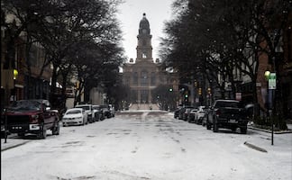 Tormenta de nieve provoca apagón y múltiples accidentes en Texas
