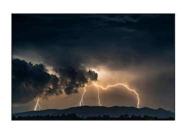 Rayo impacta lago en Carolina del Sur: 20 heridos, incluidos 12 niños