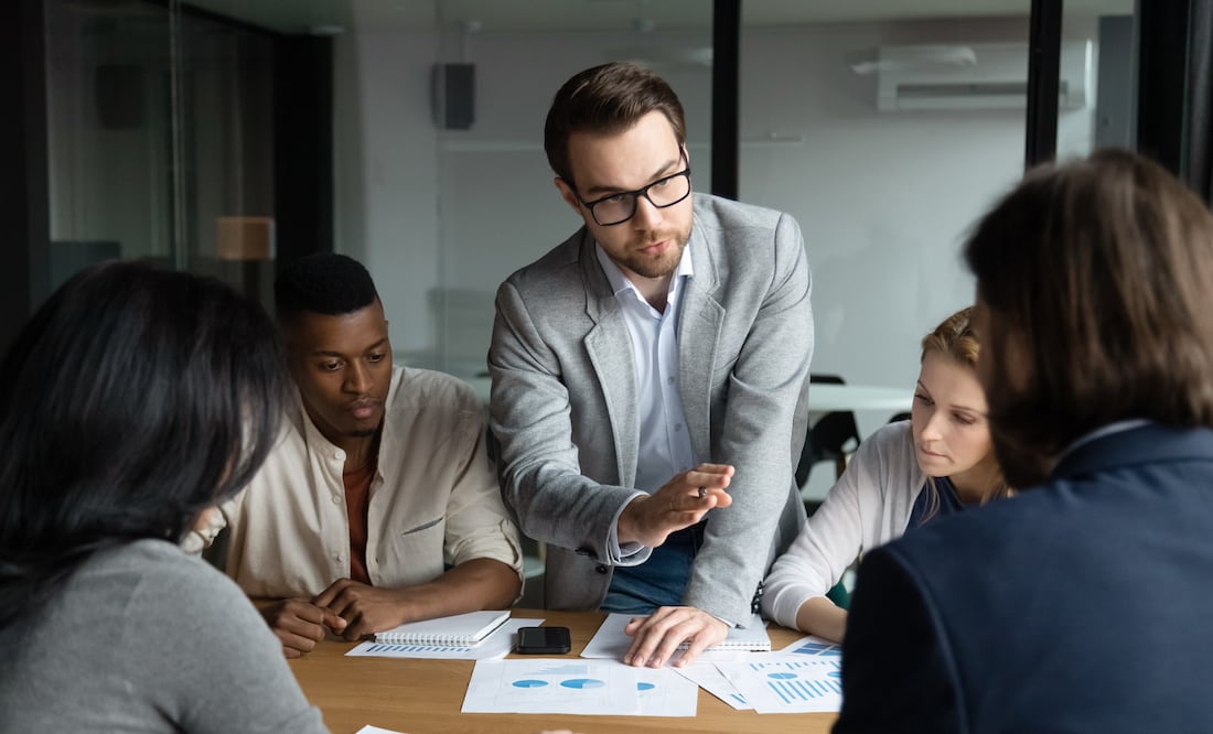 Consulado EU en Guadalajara solicita representante de reclamaciones; ofrece $745,072 pesos anuales. iStock/fizkes