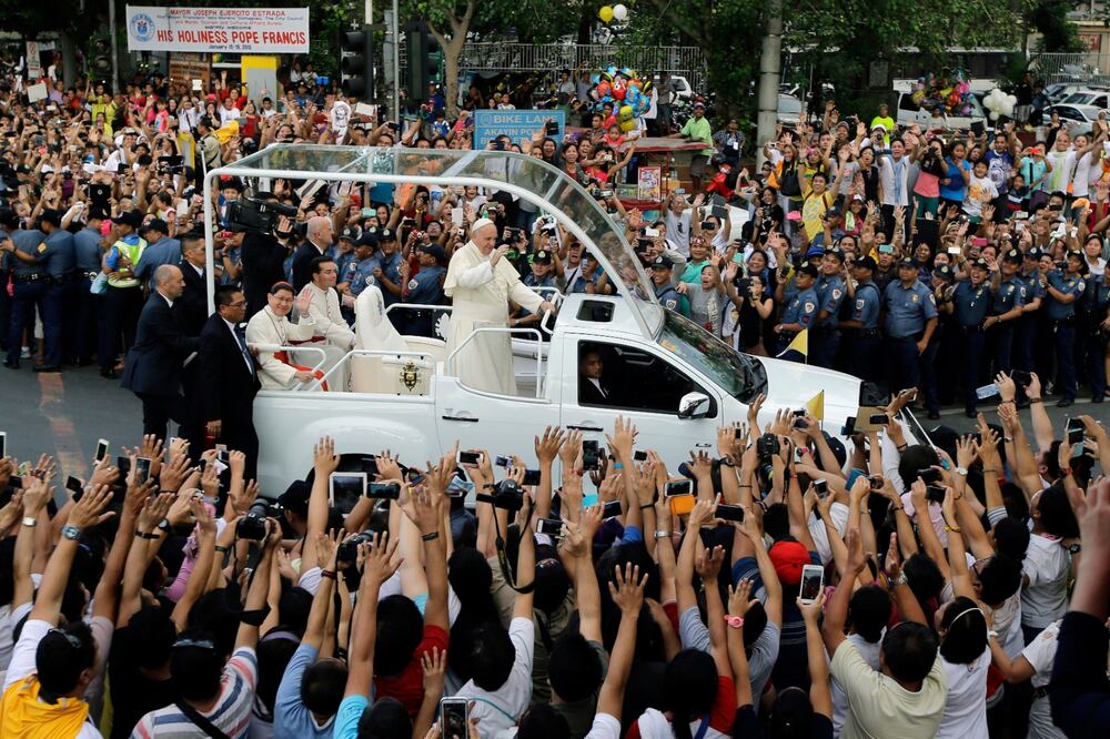 El papa Francisco ordenó que un papamóvil fuera destinado a la asistencia en Gaza. Foto: AP