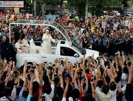 El papa Francisco ordenó que un papamóvil fuera destinado a la asistencia en Gaza