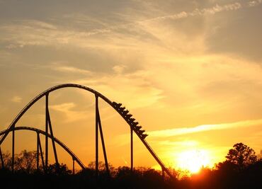 Así será la montaña rusa más larga y alta del mundo que llegará a Six Flags