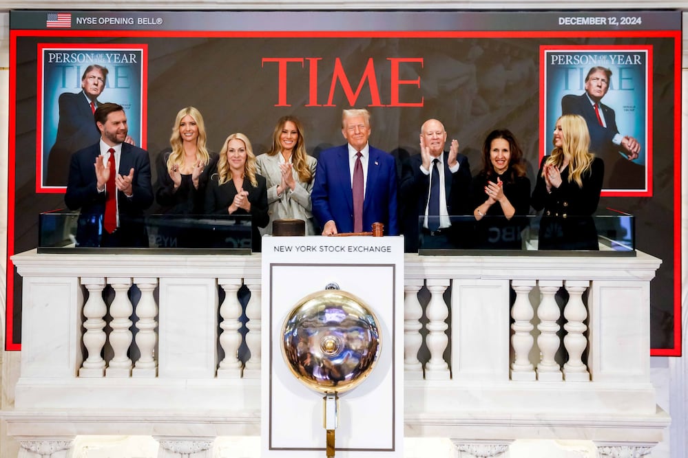 Donald Trump agradece el "honor" a TIME por nombrarlo la persona del año. Foto: EFE/ New York Stock Exchange