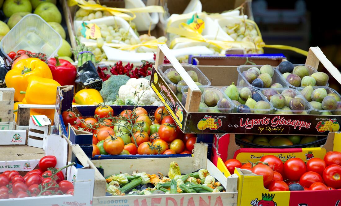 Hombre que destruyó con hacha un puesto en California pagará 2.8 millones de dólares a ambulantes. Foto iStock / AngiePhotos