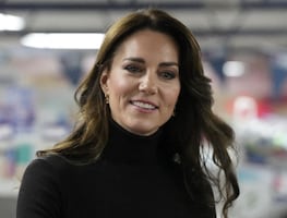 Kate Middleton retoca foto familiar y genera polémica en redes sobre su salud