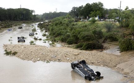 Suman 10 muertos por fuertes tormentas en San Antonio; aún hay desaparecidos