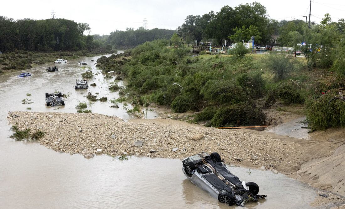 Suman 10 muertos por fuertes tormentas en San Antonio; aún hay desaparecidos