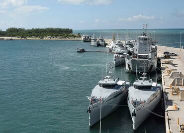 Arrestan a chinos por tomar fotografías en base militar de Florida
