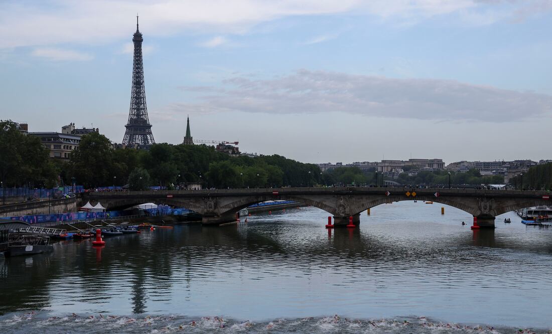 Juegos Olímpicos. Triatleta belga es reportada como “enferma” tras competir en el Río Sena. Foto: EFE