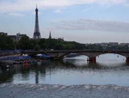 Juegos Olímpicos. Triatleta belga es reportada como “enferma” tras competir en el Río Sena