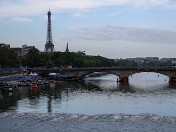 Juegos Olímpicos. Triatleta belga es reportada como “enferma” tras competir en el Río Sena