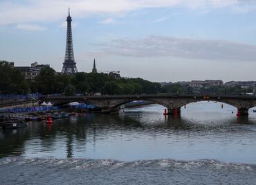 Juegos Olímpicos. Triatleta belga es reportada como “enferma” tras competir en el Río Sena