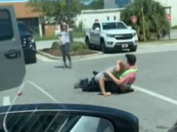 Video. Trabajador de restaurante salva a mujer e hijo de asalto en Florida