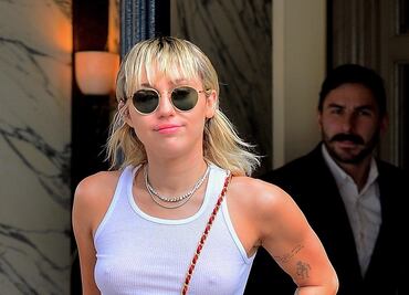 Miley Cyrus se luce con pantalones traslúcidos en Instagram