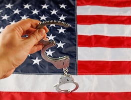 Redadas migratorias apagan el 4 de julio: Ciudades latinas en Los Ángeles cancelan celebraciones por temor a ICE