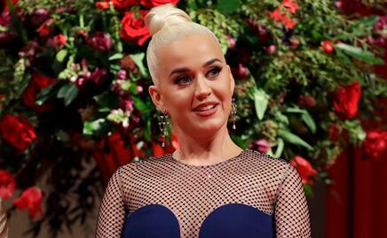 Katy Perry deslumbra con vestido de red y escote profundo en Londres