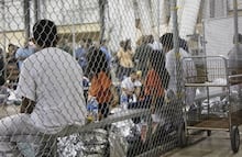 ICE lanza megaoperativo para “verificar” a 450,000 menores migrantes que entraron solos a Estados Unidos