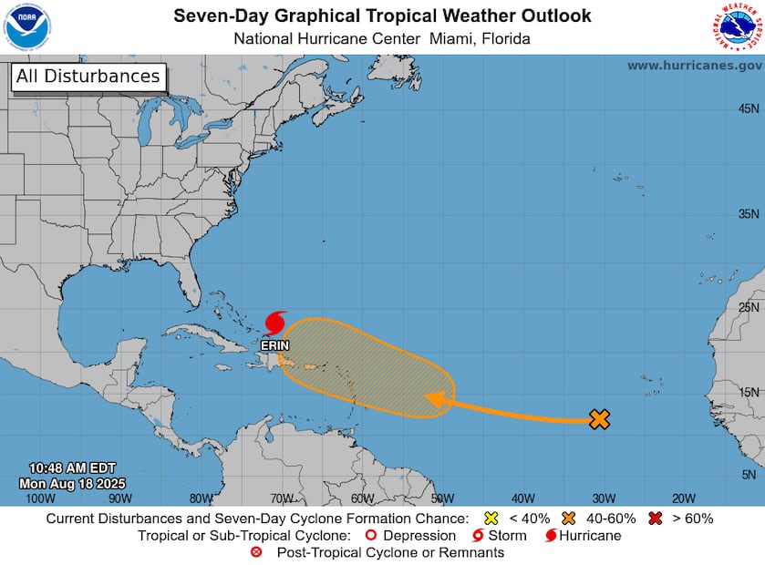 EE.UU. ordena evacuaciones en Carolina del Norte por 'dramático' aumento del huracán Erin.  EFE/ Centro Nacional de Huracanes