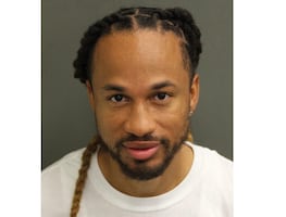 Arrestan a rapero por golpear a empleado de Disney World