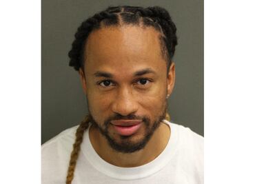 Arrestan a rapero por golpear a empleado de Disney World
