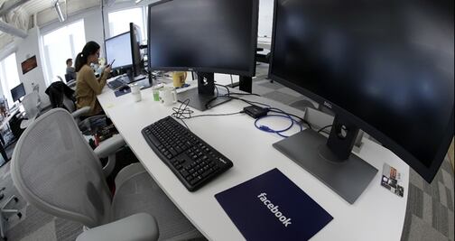 EU estaría violando reglas de Facebook con cuentas falsas