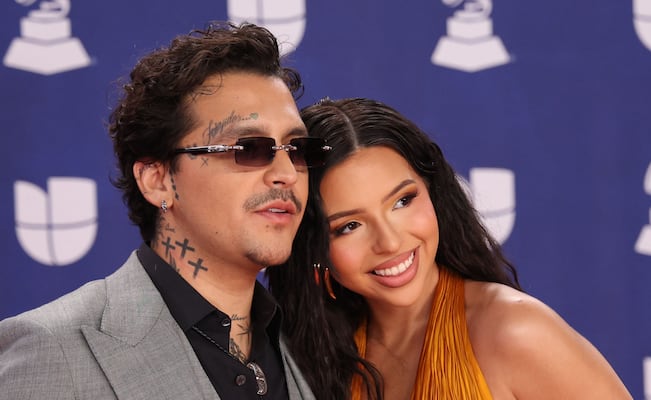 Christian Nodal habría coqueteado con 'La Chokolata' después de ignorar a Ángela Aguilar en los Grammy