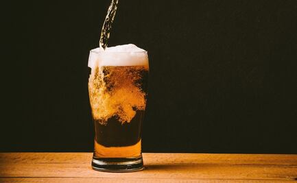 Compañía paga por poner anuncios de cerveza en casa