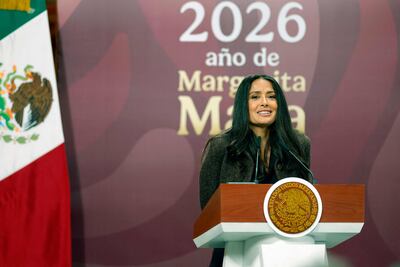 Salma Hayek y Sheinbaum anuncian nueva película para defender la imagen de México en medio de ataques internacionales