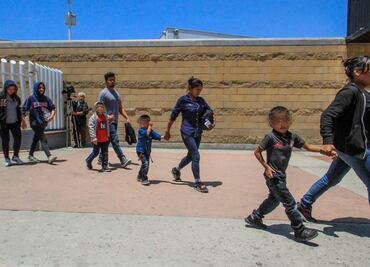 Frenan deportación de niño migrante que sufrió fractura de cráneo