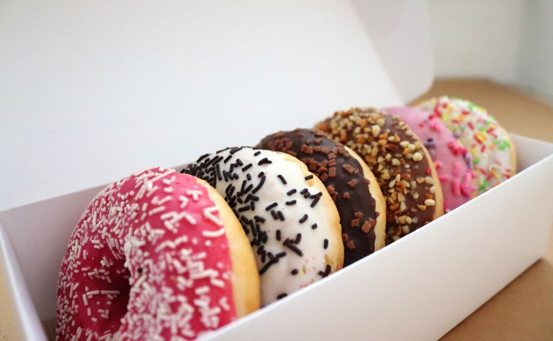 Día de la Dona: Consigue donas gratis en Krispy Kreme este viernes 6 de junio | Imagen: canva