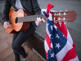 Estados Unidos aumenta un 250% el costo de visa para músicos extranjeros.