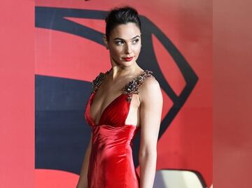 Gal Gadot deslumbra al modelar ropa deportiva en Instagram