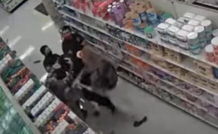 Hombres golpean a guardia por pedirles usar cubrebocas en tienda de California