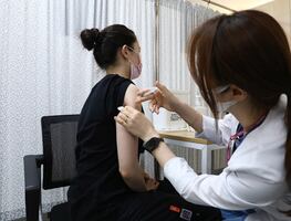 FDA avala dosis mixtas y refuerzo de Johnson&Johnson y Moderna