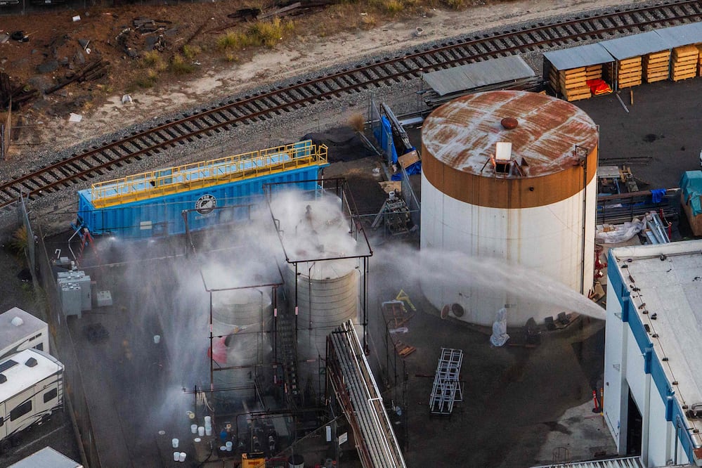Emergencia en California: fuga química obliga a evacuar a 50 mil personas por riesgo de explosión. (Photo by Apu Gomes / GETTY IMAGES NORTH AMERICA / Getty Images via AFP)