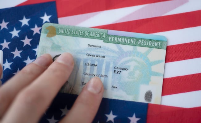 Green Card de Estados Unidos para hermanos: todo sobre plazos, costos y requisitos