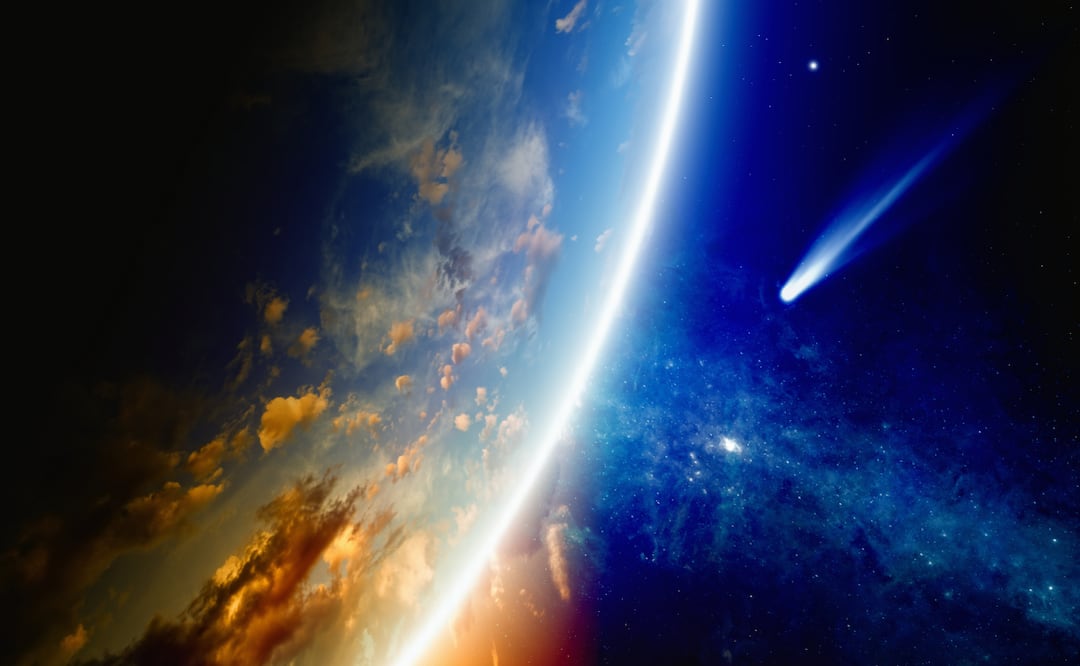 3I/ATLAS se acerca a la Tierra. ¿Cómo observar el paso único en la vida del cometa? Foto: CANVA