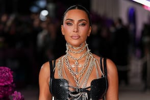 Kim Kardashian ‘copia’ a Sydney Sweeney y se luce en lencería de encaje en sesión