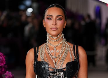 Kim Kardashian deslumbra con fotos de atrevido look y detalles de su lujoso viaje al Caribe