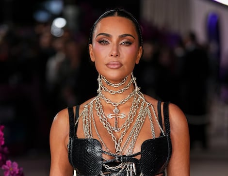 Kim Kardashian deslumbra con fotos de atrevido look y detalles de su lujoso viaje al Caribe