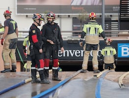 Valencia centra la búsqueda de víctimas de inundaciones en estacionamientos subterráneos; prevén hasta 400 muertos
